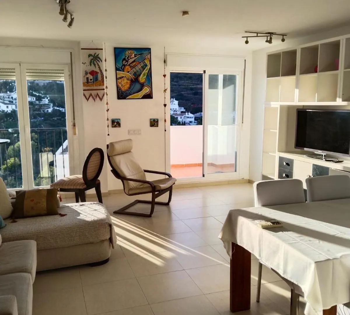 Newly Renovated Discover The Truth About Our Beautiful Oceanfront Apartment In Benalmadena Recent Renovations And New Management Ensure An Unforgettable Stay Book Now And Experience It For Yourself Spanje