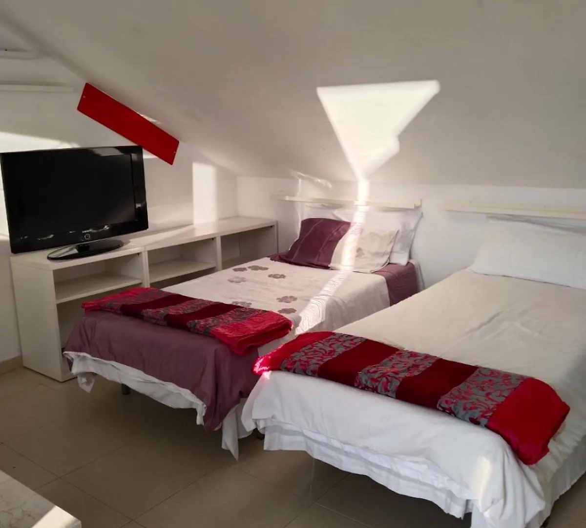 Accommodatie bij particulieren Newly Renovated Discover The Truth About Our Beautiful Oceanfront Apartment In Benalmadena Recent Renovations And New Management Ensure An Unforgettable Stay Book Now And Experience It For Yourself Spanje