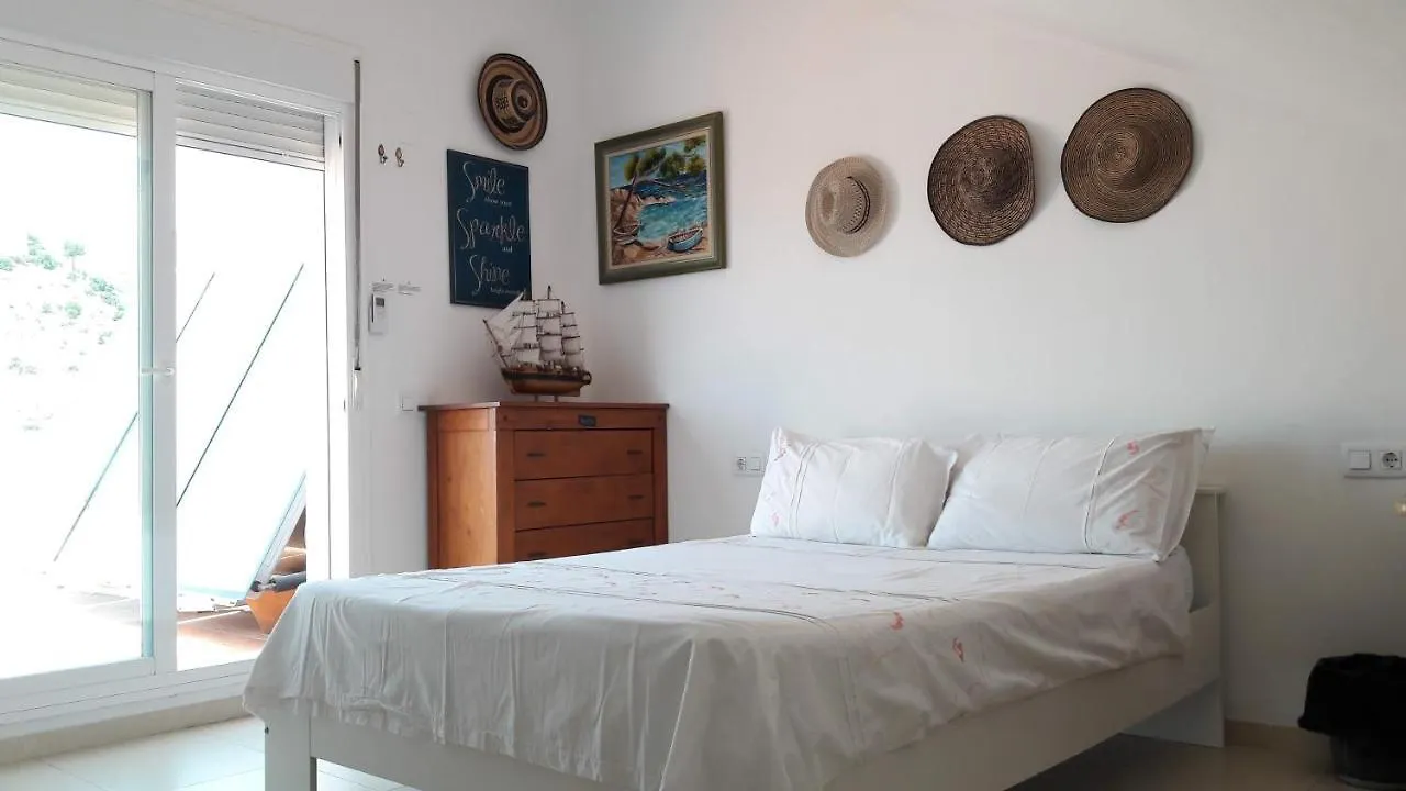 Newly Renovated Discover The Truth About Our Beautiful Oceanfront Apartment In Benalmadena Recent Renovations And New Management Ensure An Unforgettable Stay Book Now And Experience It For Yourself Accommodatie bij particulieren